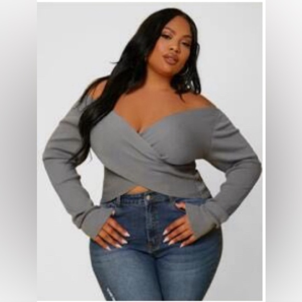 Grey sweater with a twist design